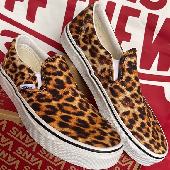 Vans Classic Slip-On
(Leopard) Black/Truewhite
VNOA5A08316
WMNS sneakers - Picture 9 of 16
